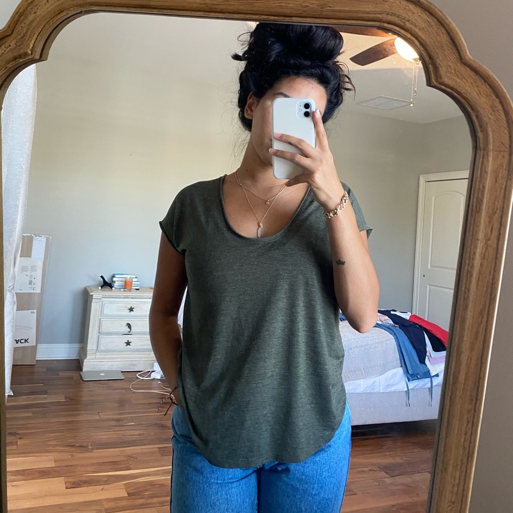 Simple top green